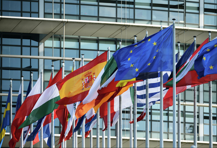 Politico: Brüssel Aİ-də malların vahid etiketlənməsini qurmaq niyyətindədir