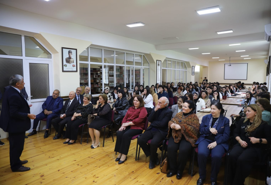 Gəncə Dövlət Universitetində tanınmış şair Qəşəm Nəcəfzadə ilə görüş keçirilib