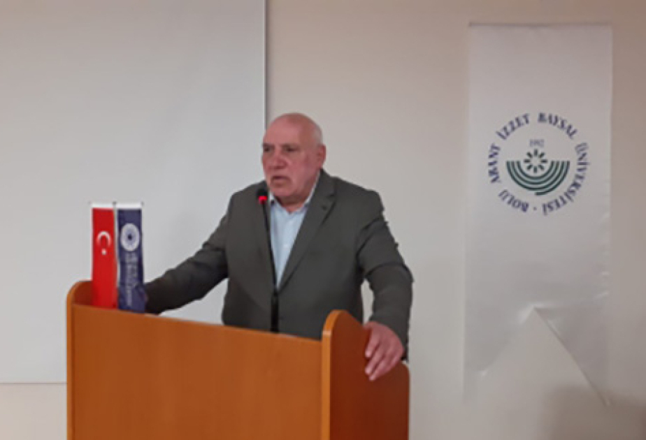 Dilçi alimlər Türkiyədə beynəlxalq simpoziumda iştirak ediblər