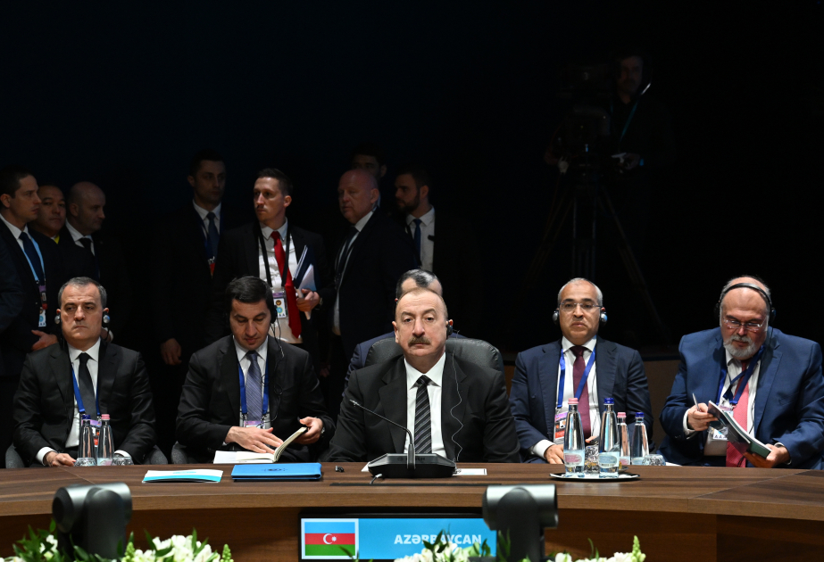 Ilham Aliyev : Notre coopération avec les États turciques dans le secteur des transports se renforce