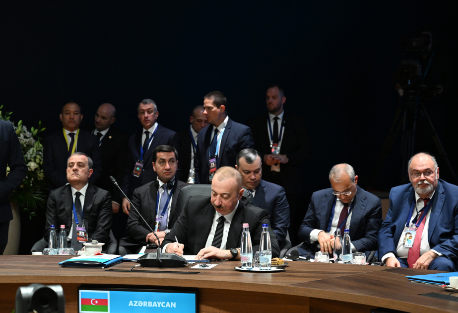 توقيع إعلان اجتماع القمة غير الرسمي لرؤساء دول منظمة الدول التركية في هنغاريا