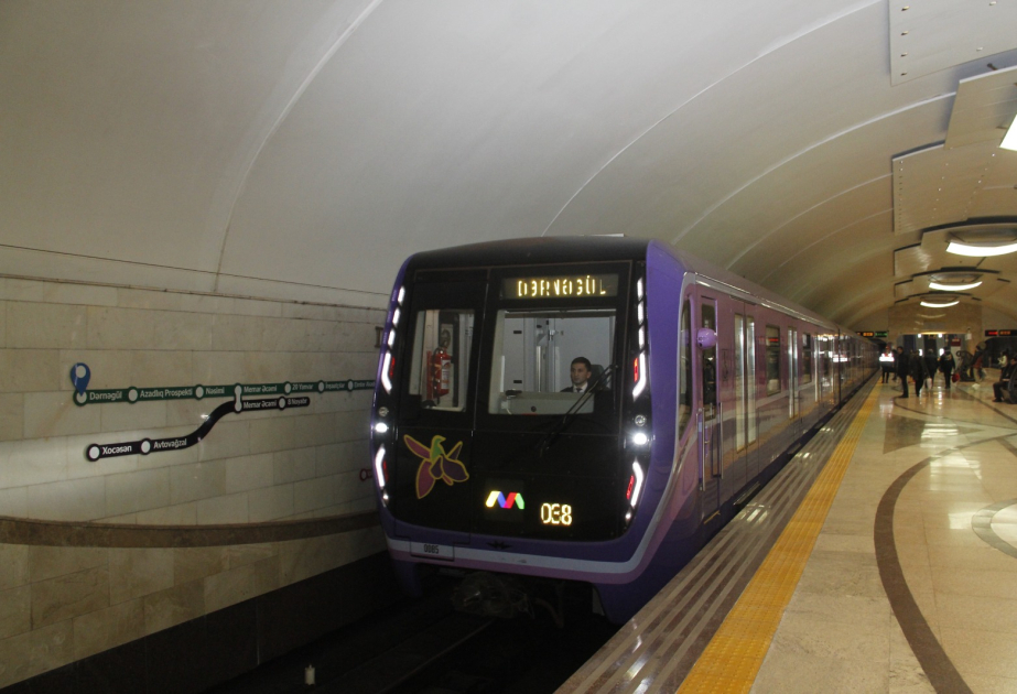 Bakı metrosunun pik saatlarında interval azaldılıb VİDEO