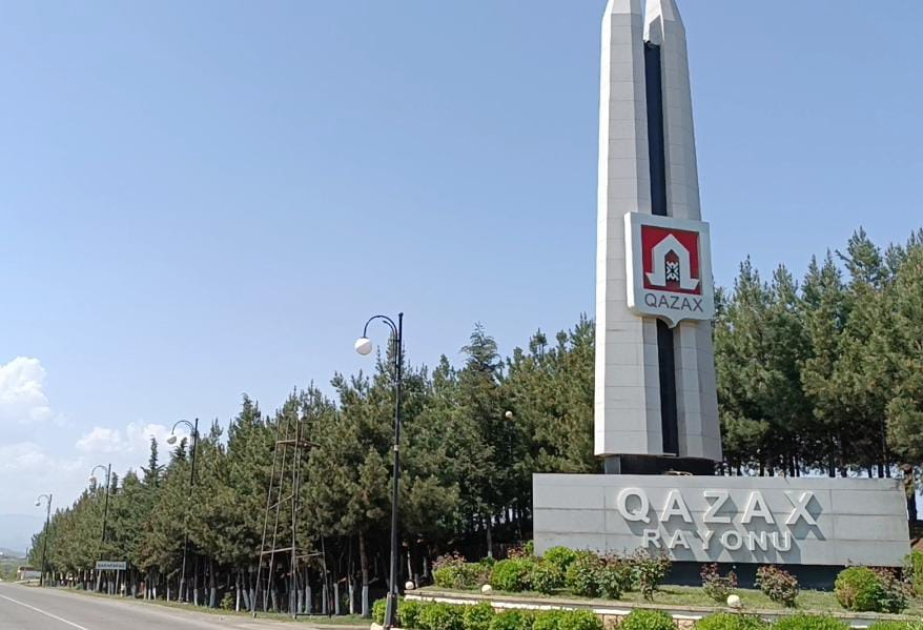 Qazaxda yük maşını qatarla toqquşub