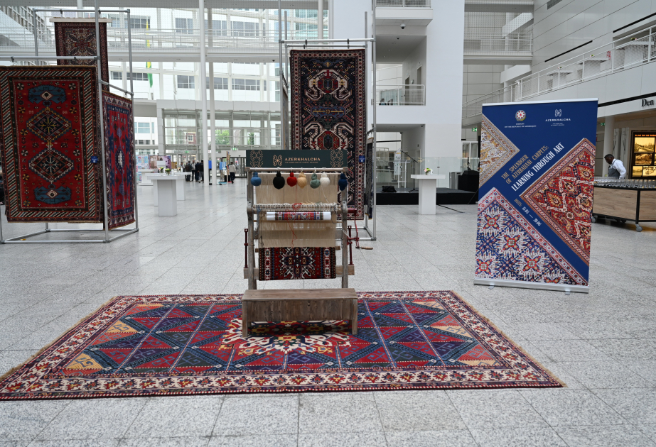 Netherlands hosts opening of carpet exhibition "Splendid Azerbaijani Carpets: Learning through Art"