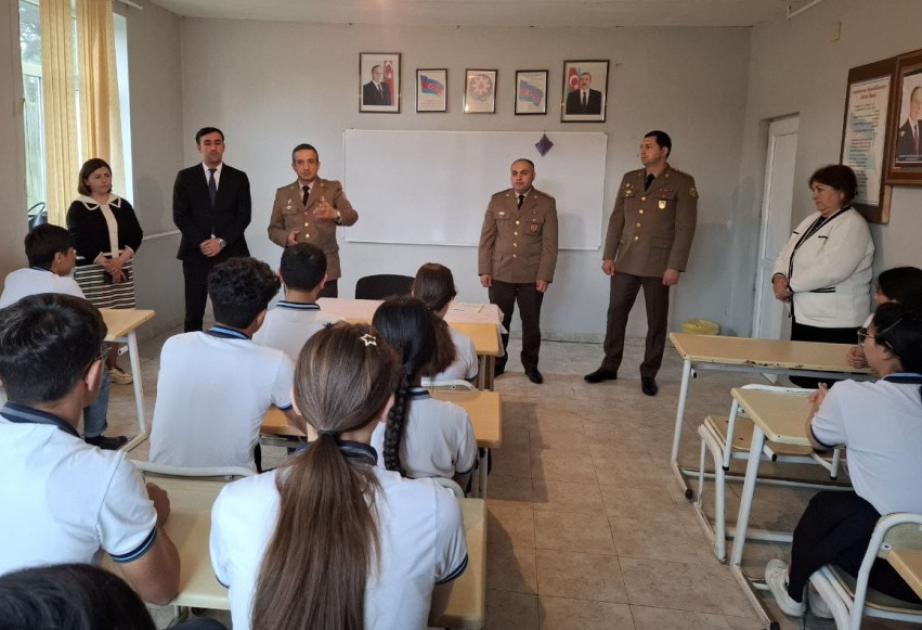 Şagirdlər fövqəladə hadisə zamanı davranış qaydaları barədə məlumatlandırılıblar