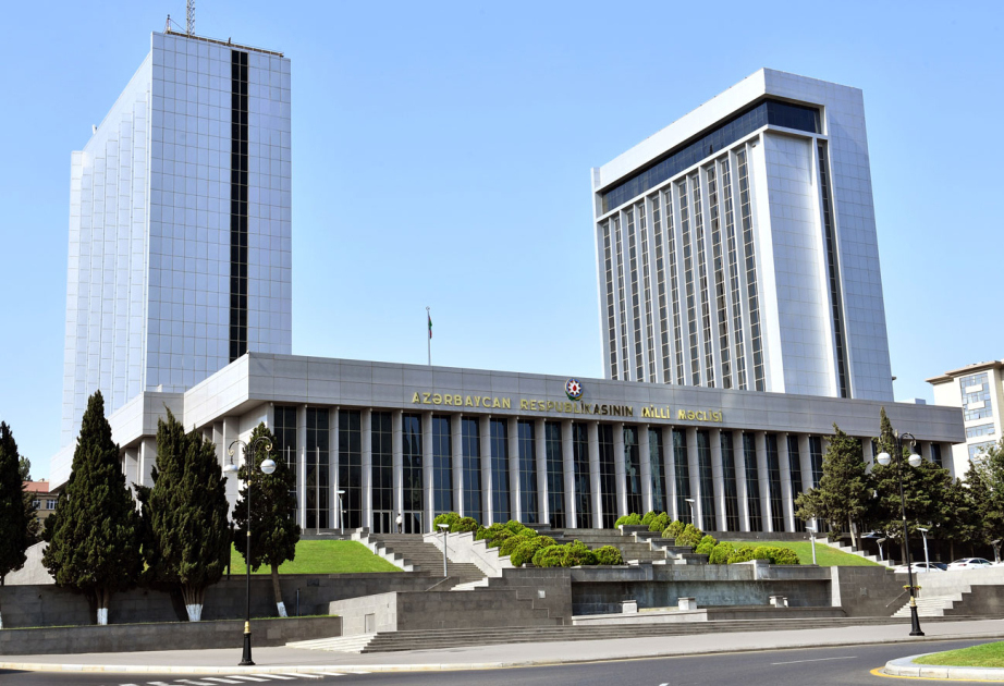 Milli Məclisin yaz sessiyasında növbəti plenar iclası keçirilir