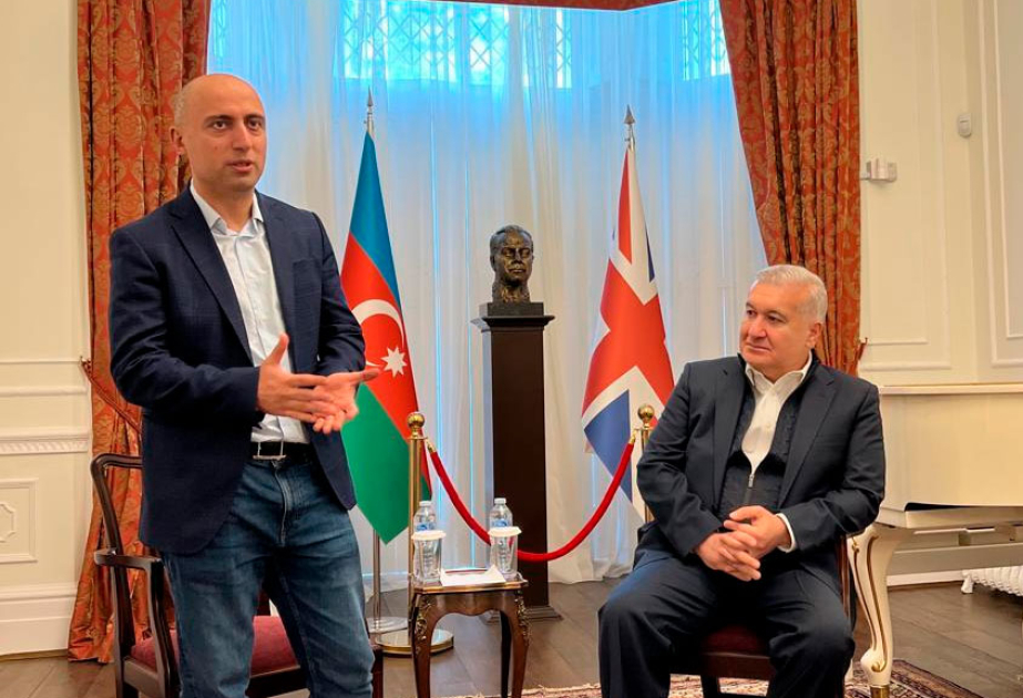 Elm və təhsil naziri Londonda Dövlət Proqramı təqaüdçüləri ilə görüşüb