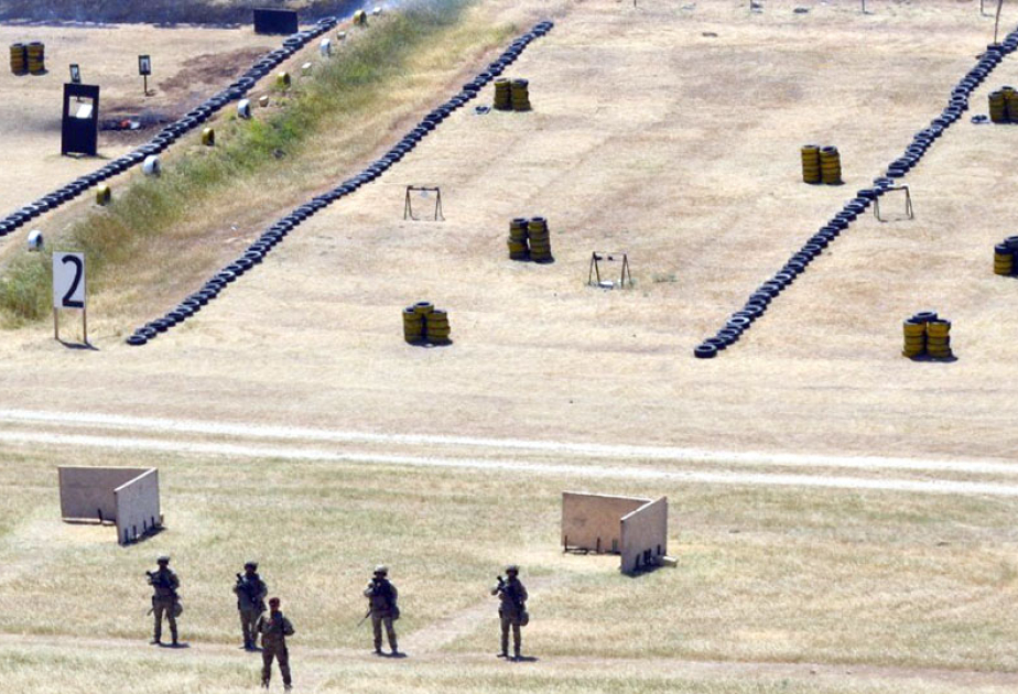 Azerbaijani, Italian Special Forces reps hold meeting