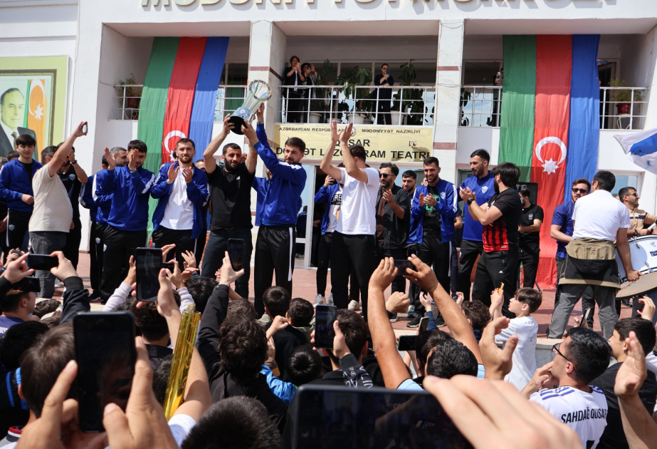“Şahdağ Qusar” çempionluq kubokunu qusarlı futbolsevərlərə təqdim edib