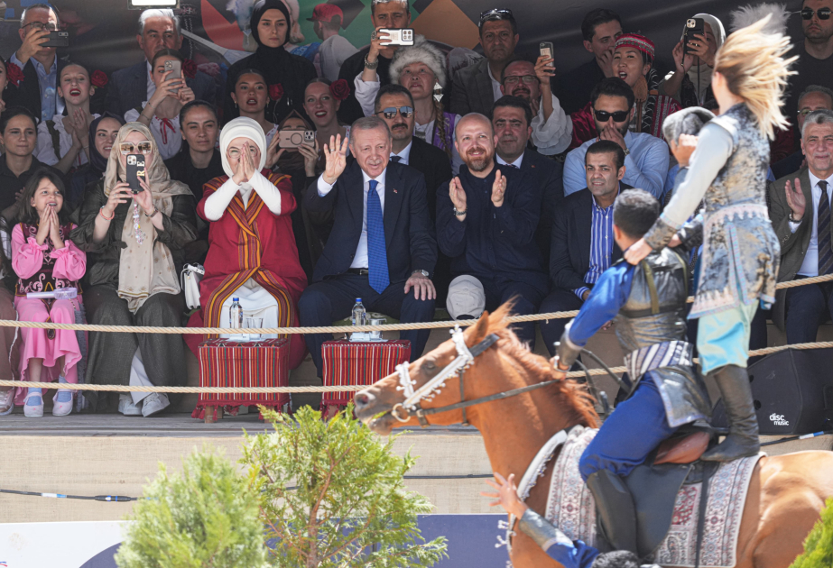 Ethnosport-Festival: Türkischer Präsident verfolgt Aufführung mit Karabach-Pferden