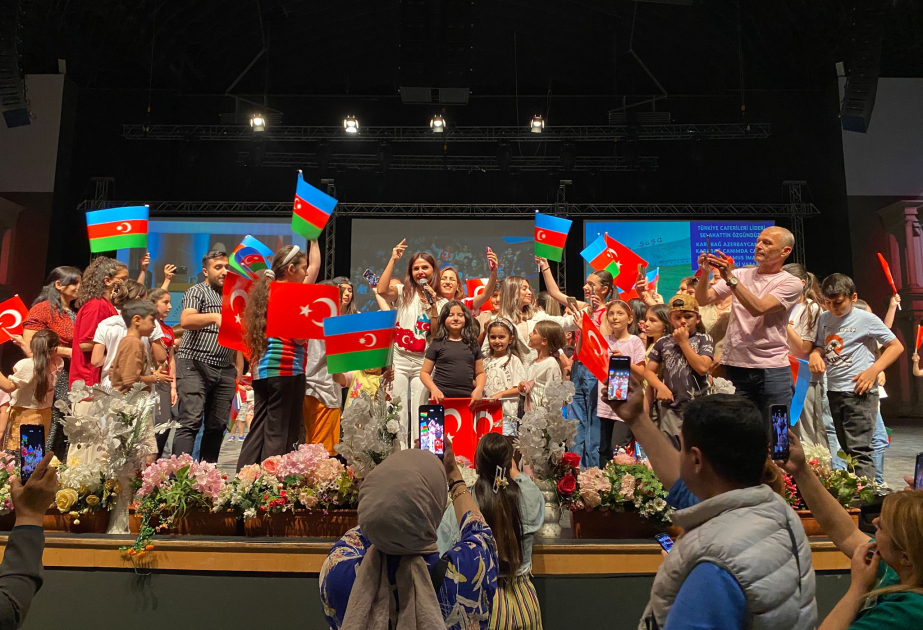 28 May - Müstəqillik Günü və Azərbaycanda “Konstitusiya və Suverenlik İli” münasibətilə İstanbulda konsert olub