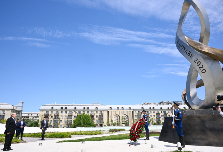 Präsident des ägyptischen Senats besucht Siegespark in Baku