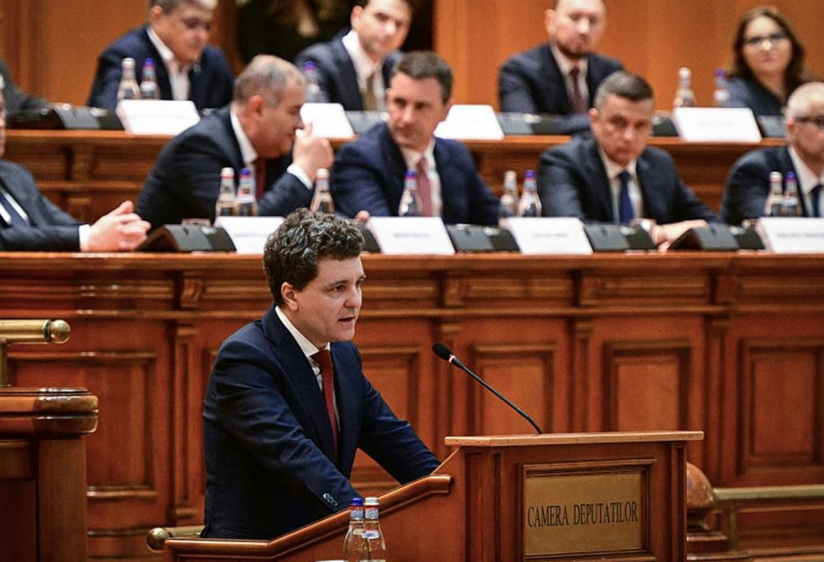 Rumıniyanın yeni prezidenti vəzifəsinin icrasına başlayıb