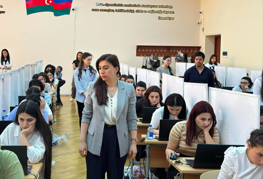 Paytaxt məktəblərinə işə qəbul müsabiqəsinin test imtahanı keçirilir