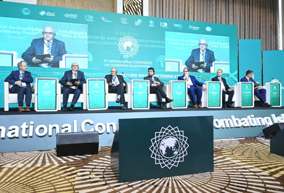 Baku-hosted International conference on Islamophobia continues with plenary and panel sessions