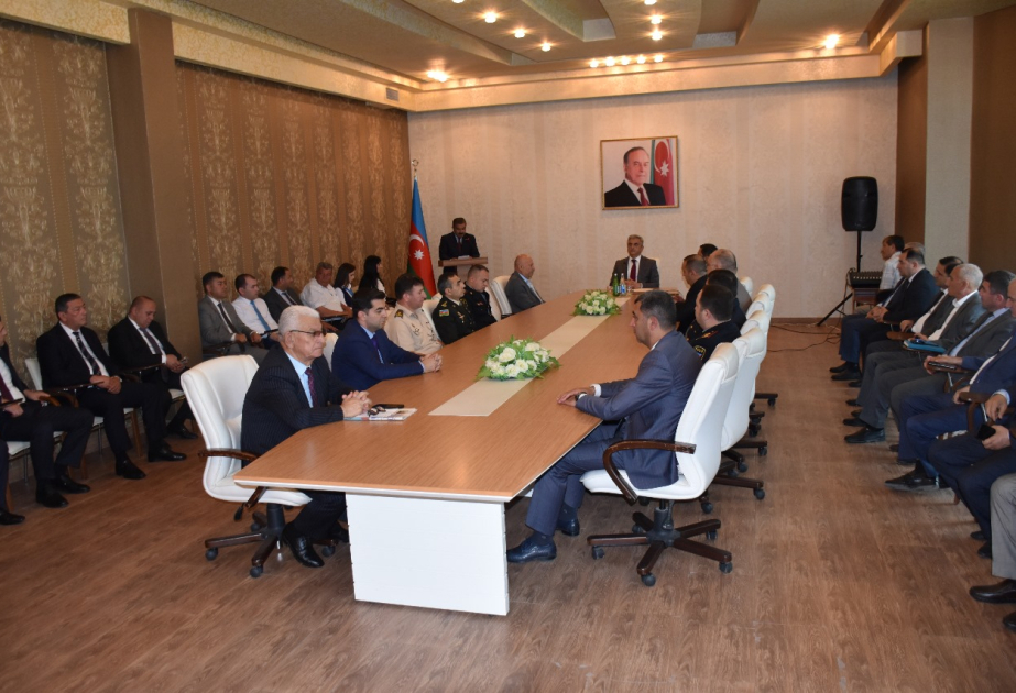 İmişlidə Müstəqillik Günü ilə bağlı dəyirmi masa təşkil olunub