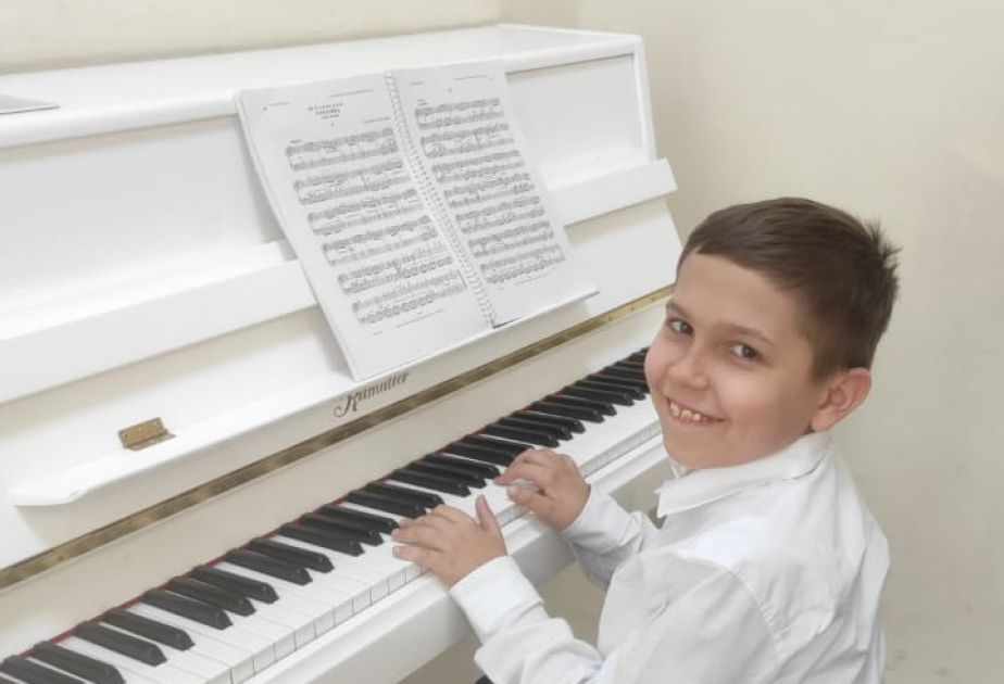 Aleksandr Jukov: Xüsusi musiqiçi, bəstəkar və idmançı