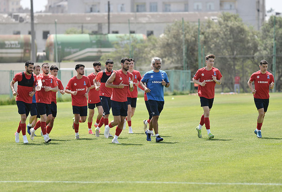 Azərbaycan futbol millisi ilk məşqinə çıxıb