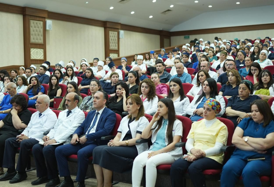 Naxçıvanda tibbi xidmətin təşkili, görülən işlər və qarşıda duran vəzifələr müzakirə olunub