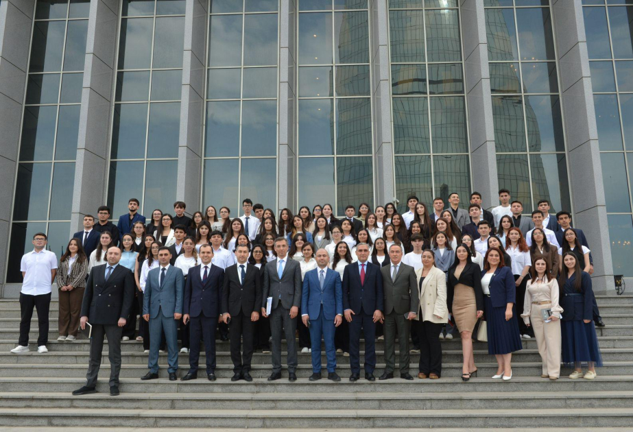 Qarabağ Universitetinin tələbələri Milli Məclisdə olublar