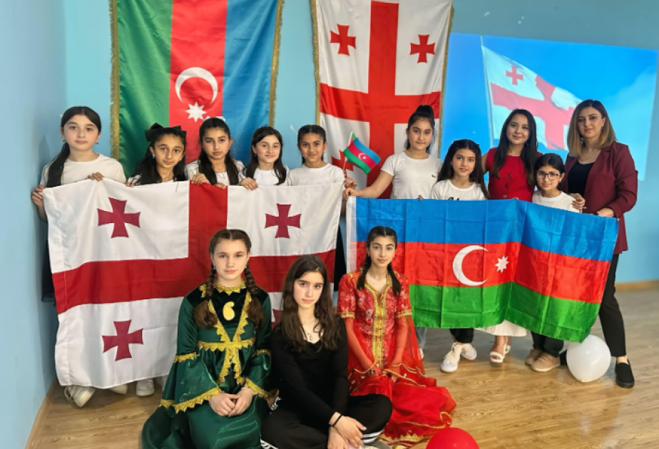 Gürcüstanda yaşayan soydaşlarımız Müstəqillik Gününü silsilə tədbirlərlə qeyd ediblər
