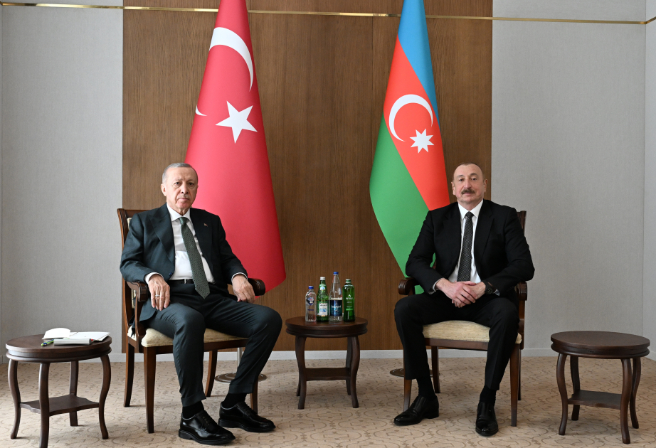 Presidente de Azerbaiyán celebró una reunión uno-a-uno con el Presidente de Türkiye en Lachin
