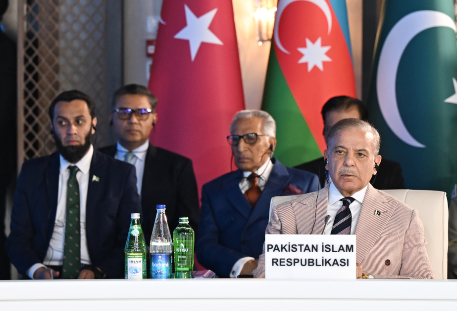 Shehbaz Sharif: "Ver las banderas de Azerbaiyán, Türkiye y Pakistán ondear en Lachin nos llena el corazón de orgullo"