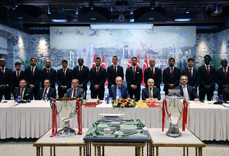 Rəcəb Tayyib Ərdoğan Superliqa çempionu olan “Qalatasaray” komandasını qəbul edib