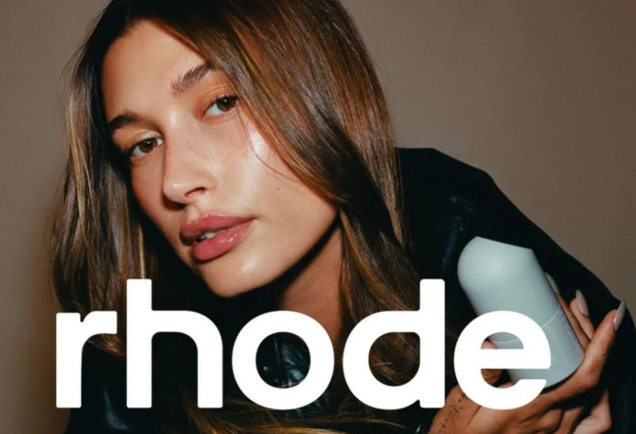 Hailey Bieber's make-up brand sold to e.l.f.