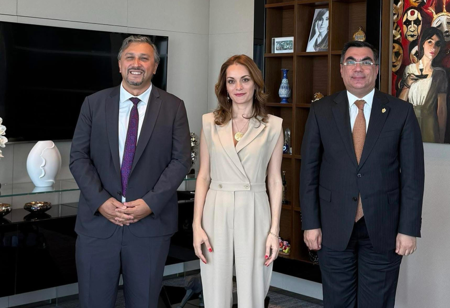 بحث فرص تعاون ثلاثي بين مدرسة باكو العليا للنفط وجامعة كوتش التركية وشركة النفط الوطنية