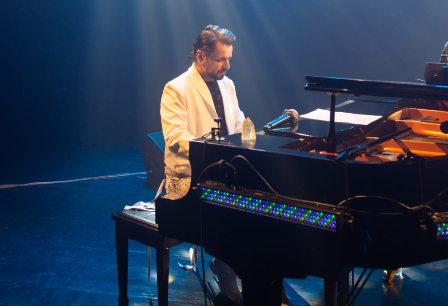 İstanbulda Müstəqillik Günü münasibətilə Seyran İsmayılxanovun konserti olub