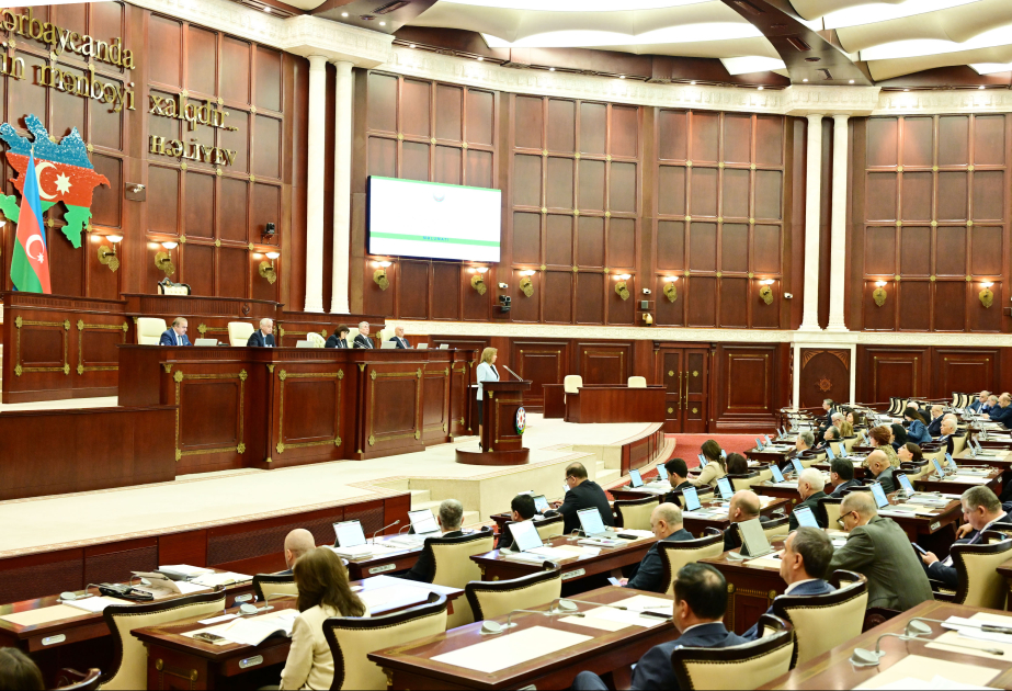 Gender bərabərliyinin təmin olunmasına nəzarət edən orqanın illik məlumatı təsdiqlənib