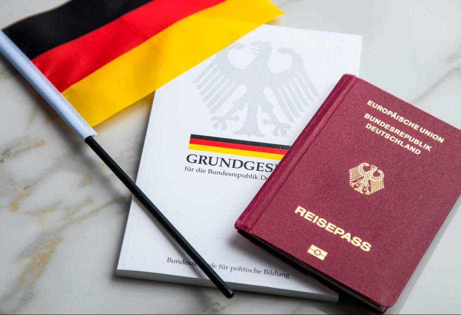 “Welt”: 2024-cü ildə rekord sayda əcnəbi Almaniya vətəndaşlığını alıb