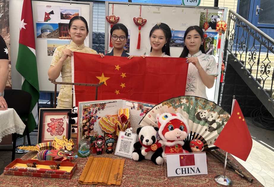 巴库国立大学孔子学院参加卡扎尔大学国际文化节