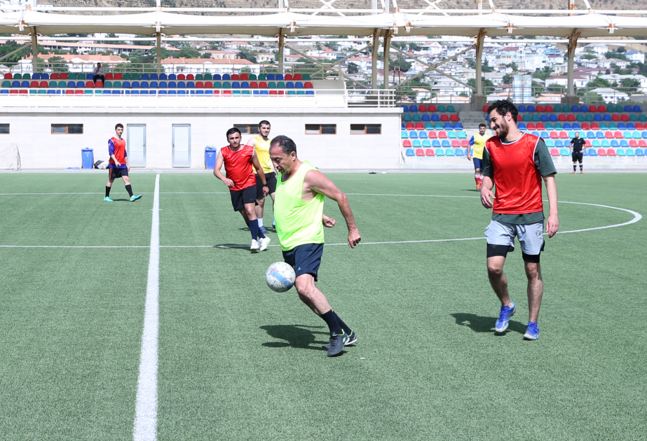 Bakı Ali Neft Məktəbində futbol oyunu keçirilib