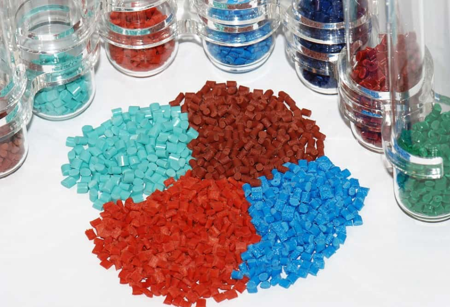 Scientists create biodegradable plastic alternative that's literally alive