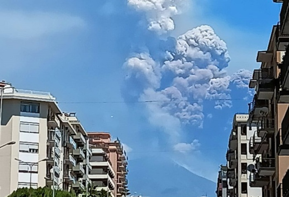 İtaliyadakı Etna vulkanı yenidən fəallaşıb
