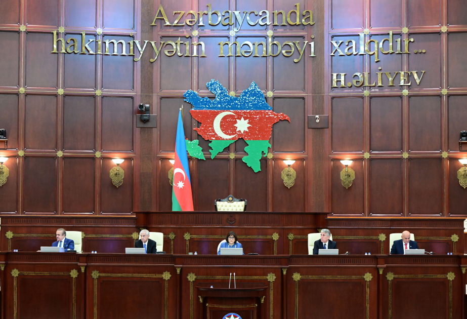 Parlamentin növbədənkənar sessiyasının ilk iclasında 7 məsələ müzakirə olunub
