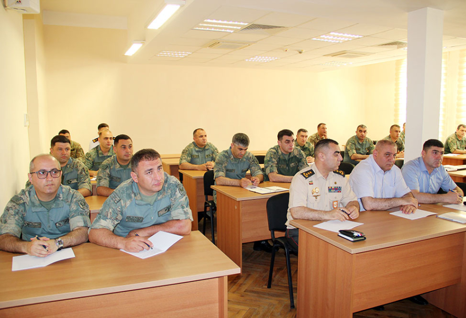Проводится тренинг с участием Мобильной тренинговой группы НАТО