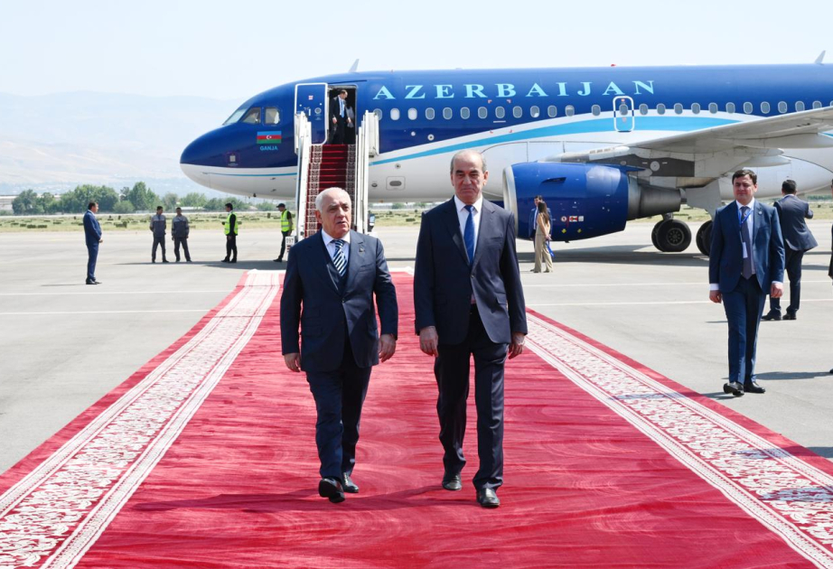El Primer Ministro de Azerbaiyán ha llegado en visita de trabajo a Dusambé