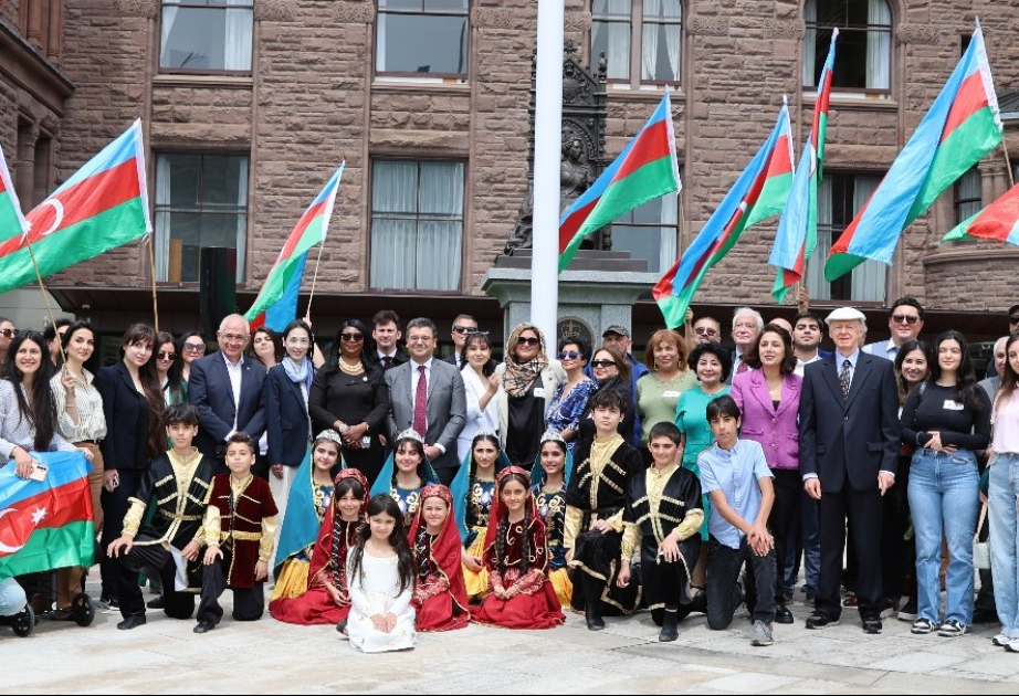 Azərbaycanın Dövlət Bayrağı Kanadanın Ontario Qanunvericilik Assambleyasının önündə ucaldılıb