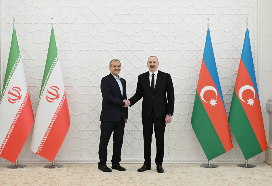 El Presidente de Azerbaiyán y el Presidente de Irán mantuvieron una conversación telefónica