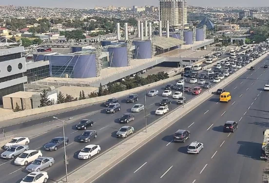 Bakıda bir sıra yollarda sıxlıq müşahidə olunur - SİYAHI
