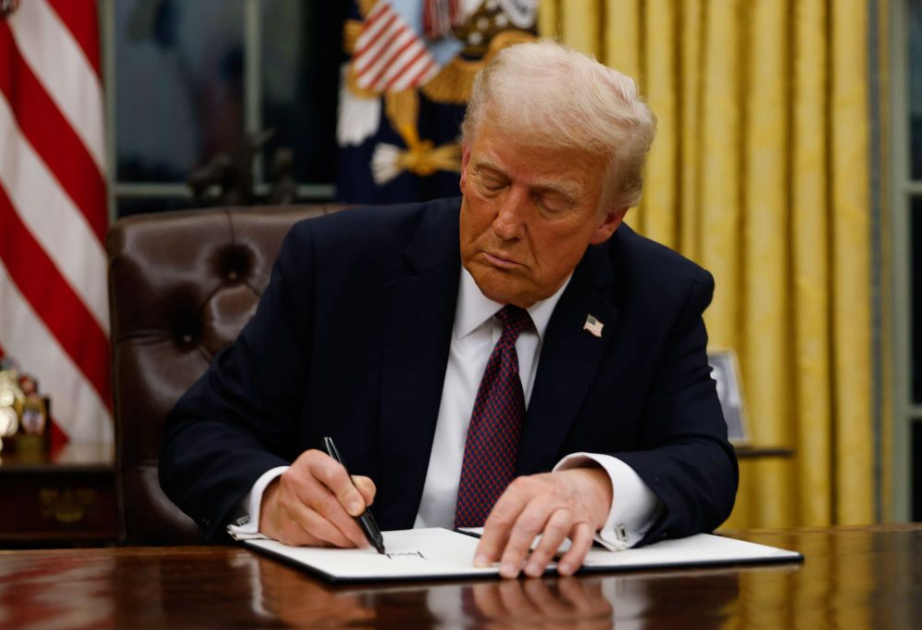 Trump signe une proclamation interdisant les voyages en provenance de 12 pays