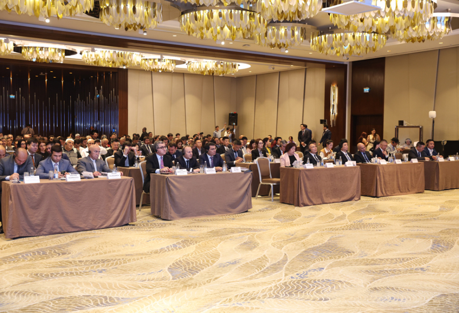 Se celebra la Conferencia de Cooperación Económica y Comercial entre Azerbaiyán y China