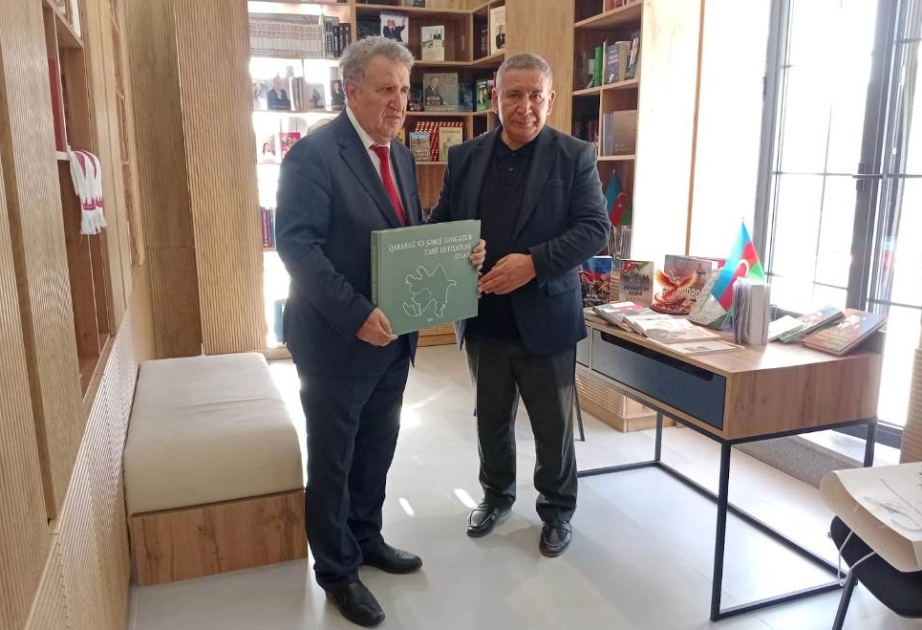 Laçın kitabxanasına kitablar hədiyyə edilib
