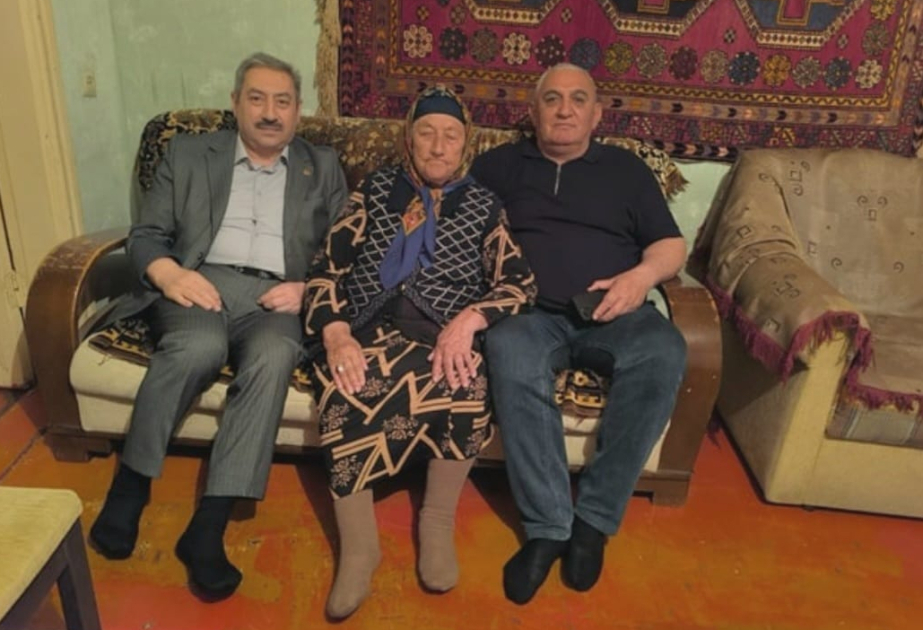 Qərbi Azərbaycandan olan 103 yaşlı Fatma İsmayılovanın ailəsi bayram günündə ziyarət edilib