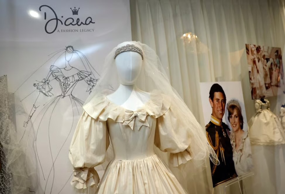 Subastan prendas de la Princesa Diana