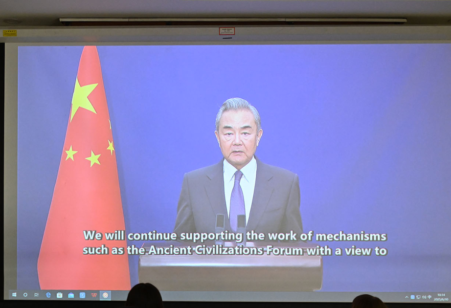 中国外长:文明对话是友谊的桥梁