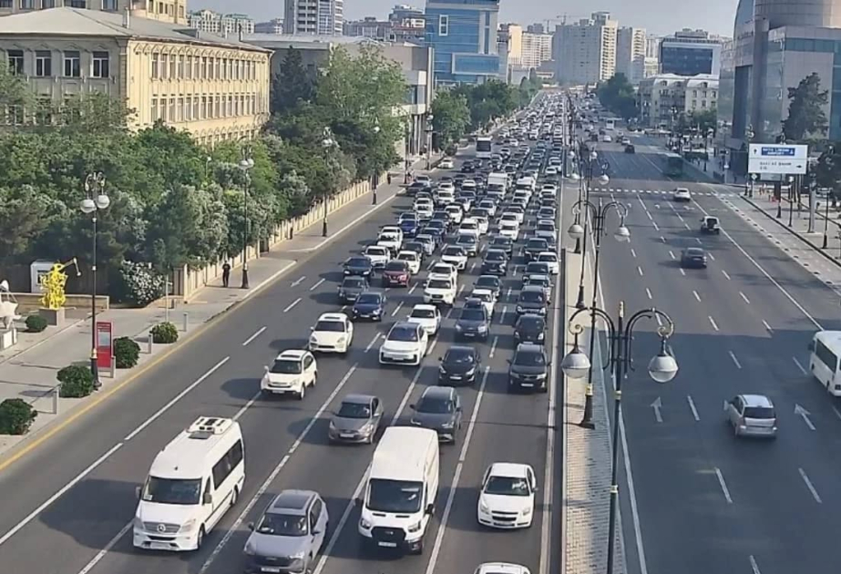 Bakıda bir sıra yollarda sıxlıq müşahidə olunur - SİYAHI